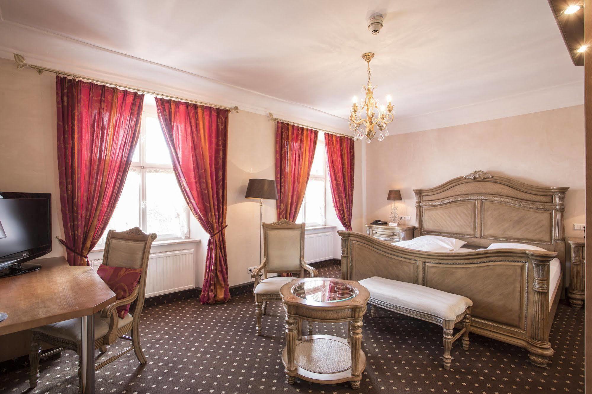 Meiser Altstadt Hotel Dinkelsbühl Esterno foto